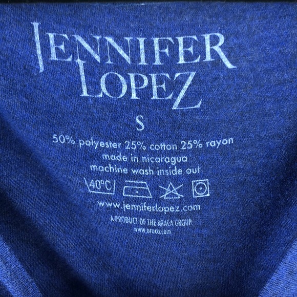 Jennifer Lopez Live V-neck Tee Shirt - Picture 4 of 5